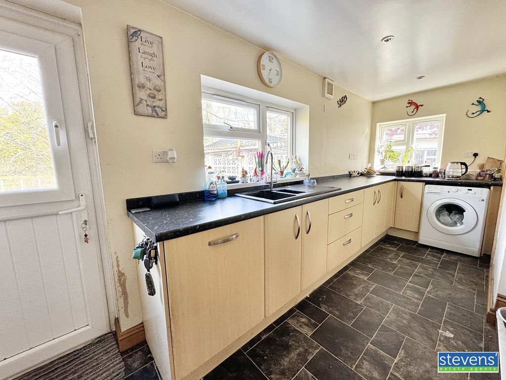 Additional image 5 of 5 bed bungalow for saleNorth Road Industrial Estate, Okehampton, Devon EX20