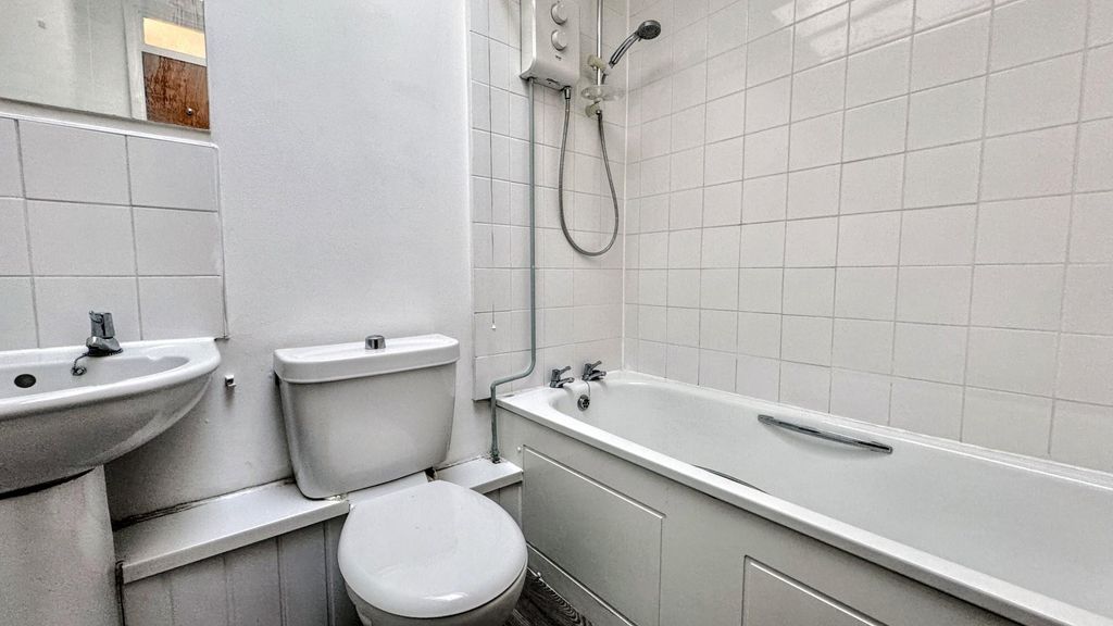 Property photo 3 of 5 Qdq2Bie8Fkopbk0Oi4Fbyw