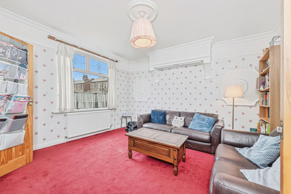 Property photo 3 of 19 Sitting Room