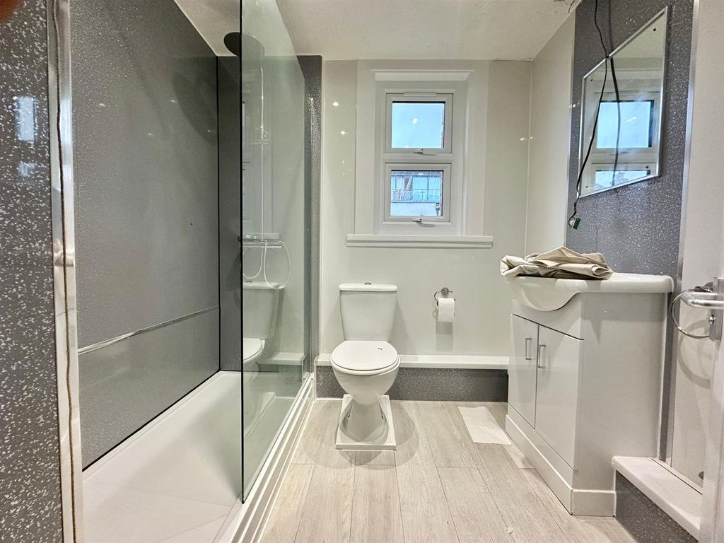 Property photo 3 of 3 Bathroom Whatsapp Image 2026-01-12 At 10.38.27 (1)