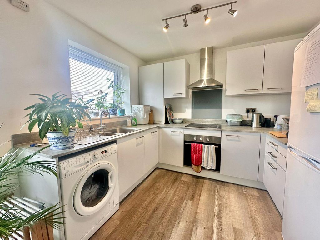 Property photo 2 of 7 6B05776E-2E6F-471A-Bd14-98974209A8d5