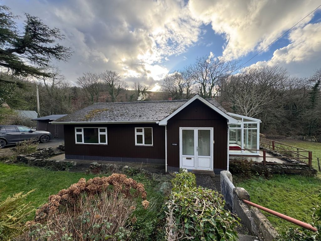 Property photo 2 of 28