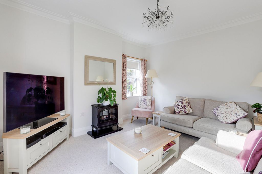 Property photo 2 of 30