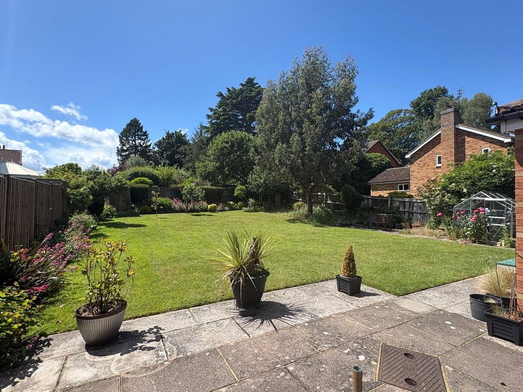 Property photo 2 of 32 Picture No. 53