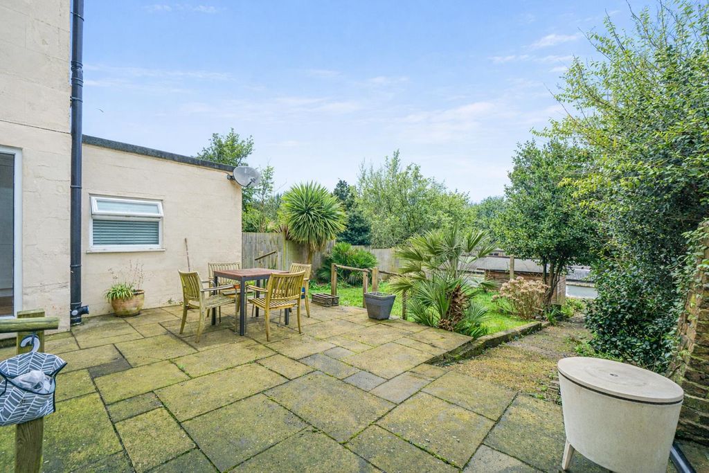 Property photo 2 of 23 Adf70F10-74F8-41A5-A19d-F1Dfe38Afd67.Png