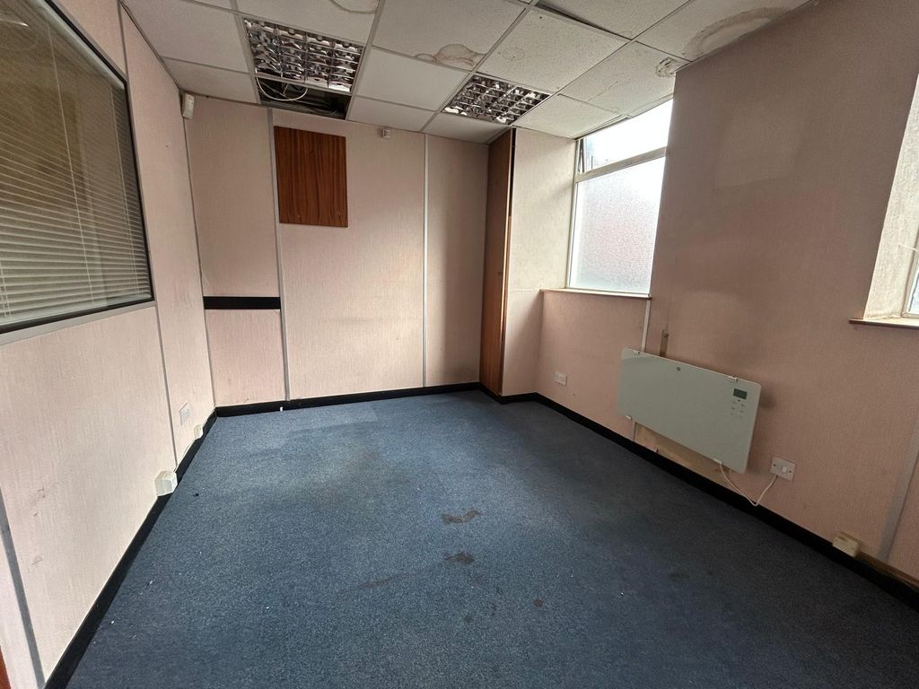 Property photo 3 of 4