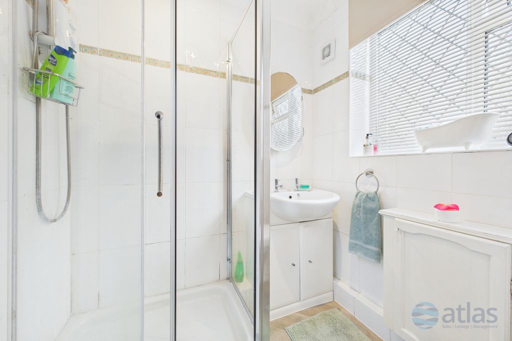 Property photo 3 of 20 Bathroom