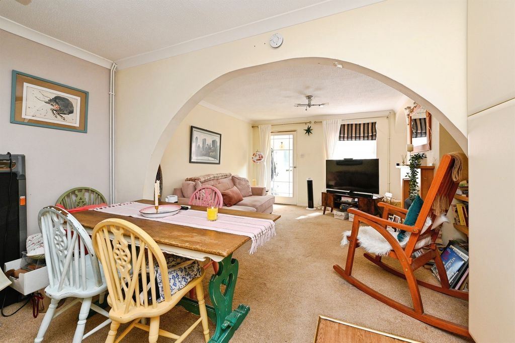 Property photo 2 of 14