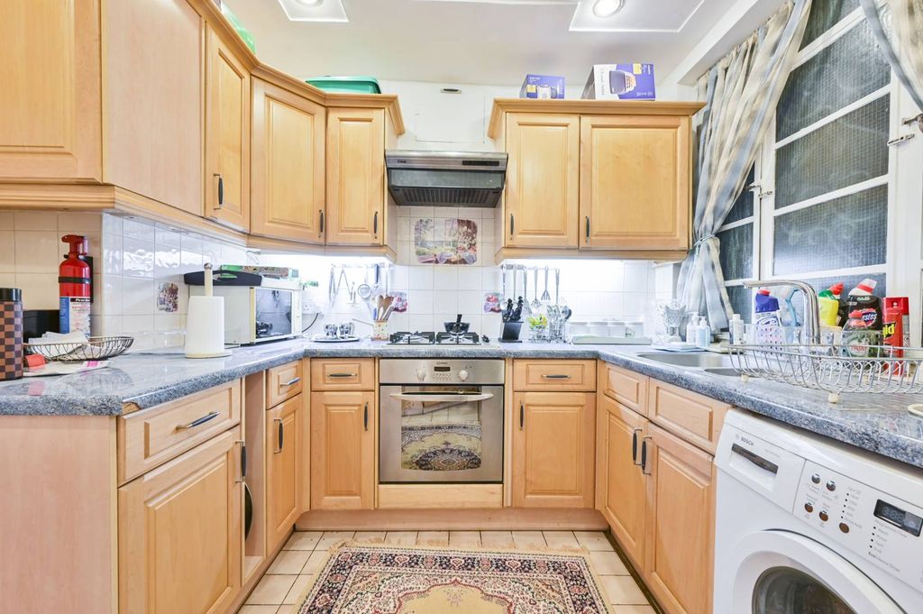 Property photo 1 of 9