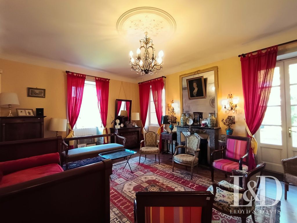 Property photo 3 of 12