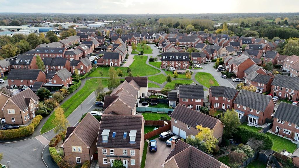 Property photo 3 of 29 Dji_0099.00_13_07_22.Still136.Jpg