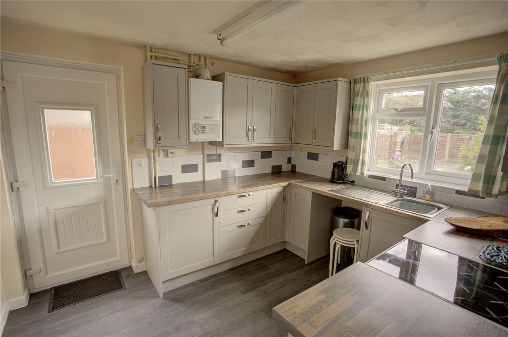 Property photo 2 of 14 Picture No. 11