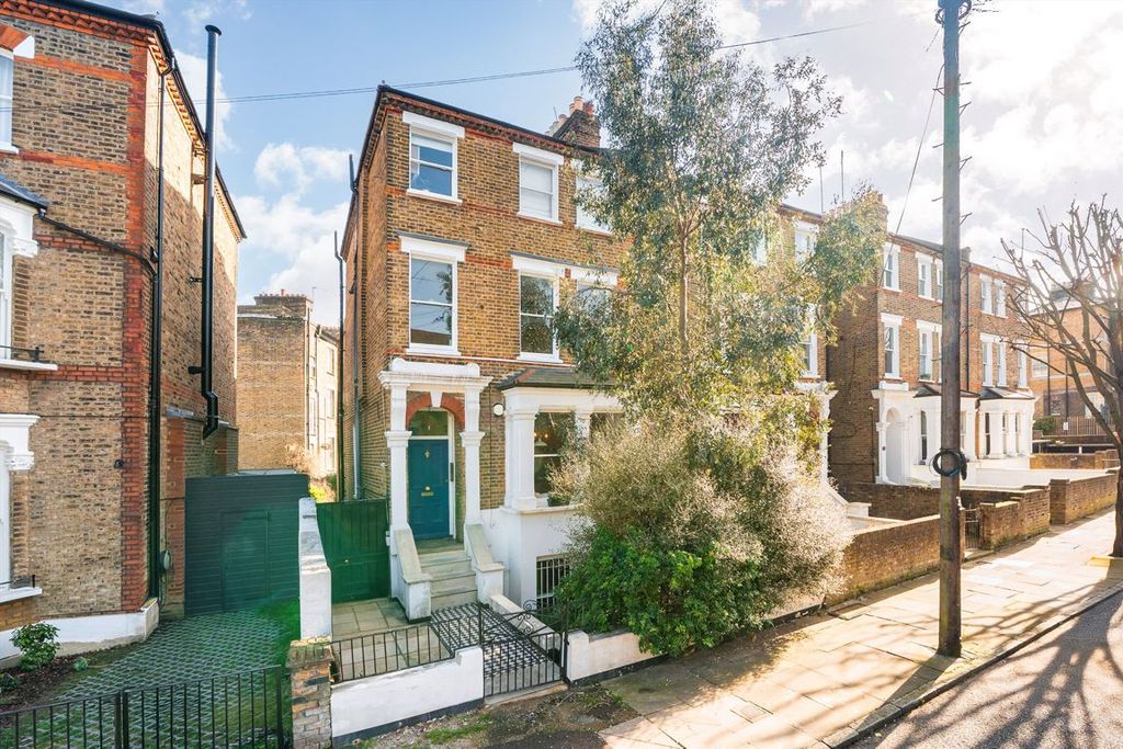 Property photo 1 of 6