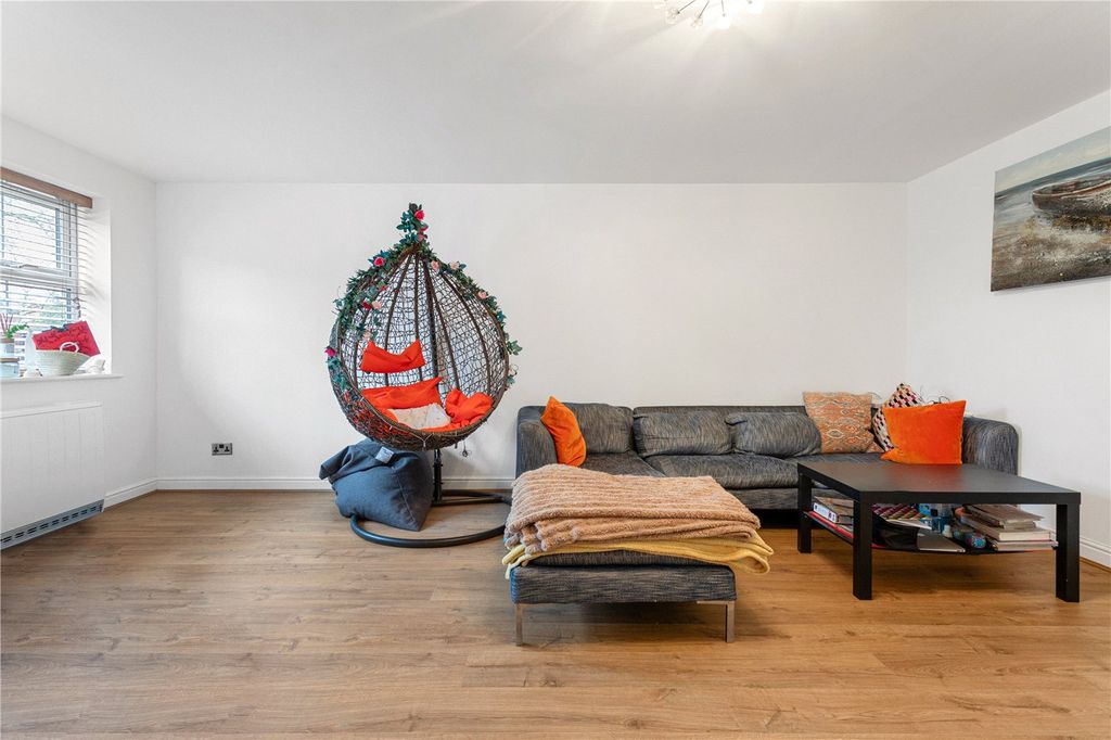 Property photo 3 of 9 Picture No. 04