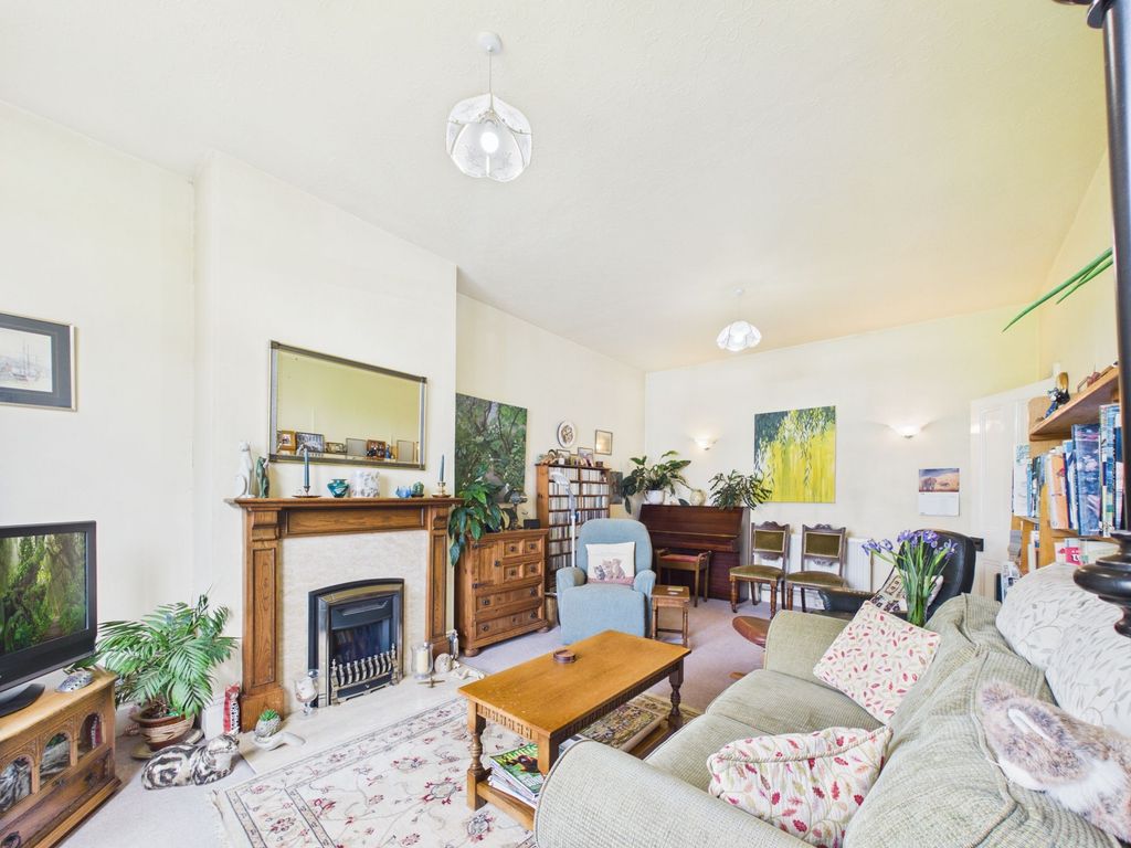 Property photo 2 of 37