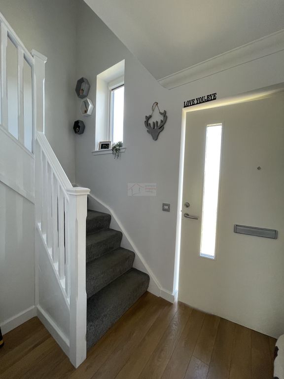 Property photo 2 of 17 Hallway