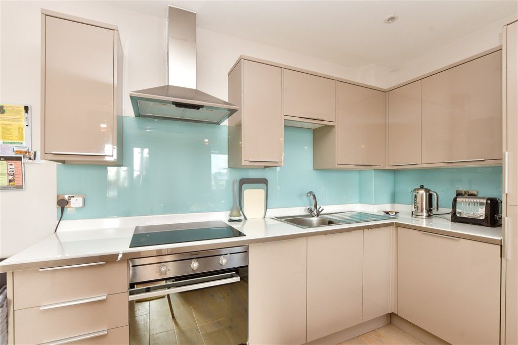 Property photo 1 of 10 Lounge/Kitchen