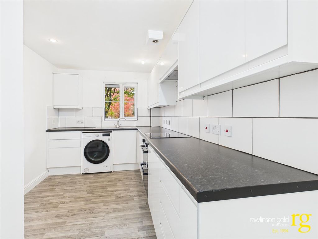 Property photo 3 of 11 Cam02900G0-Pr0291-Still002.Jpg