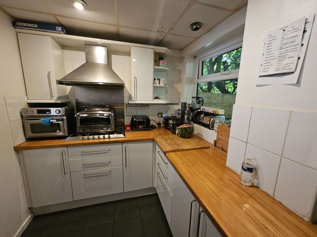 Property photo 3 of 16 Gallery