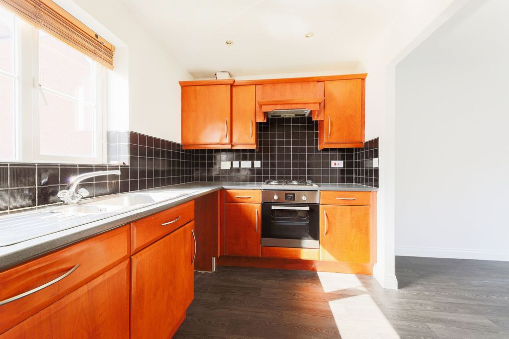 Property photo 2 of 14 Kitchen