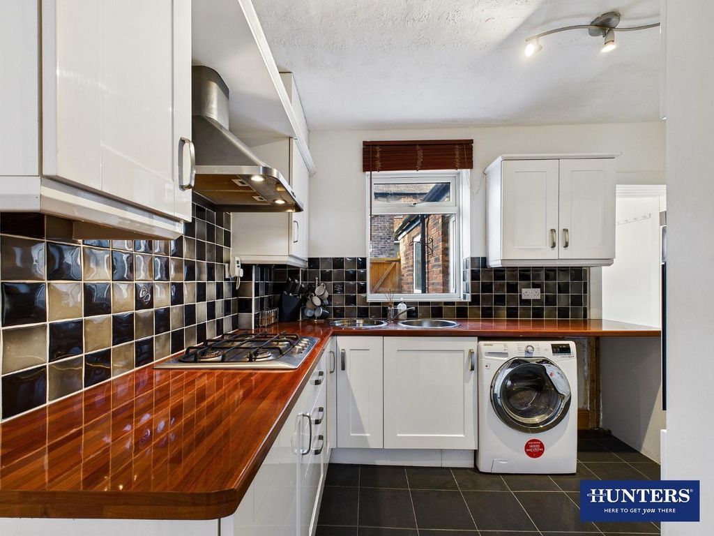 Property photo 3 of 13 Kitchen