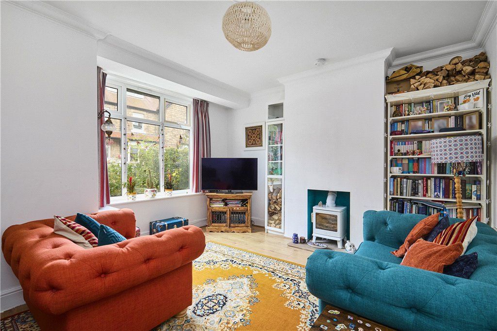 Property photo 2 of 15 Sitting Room