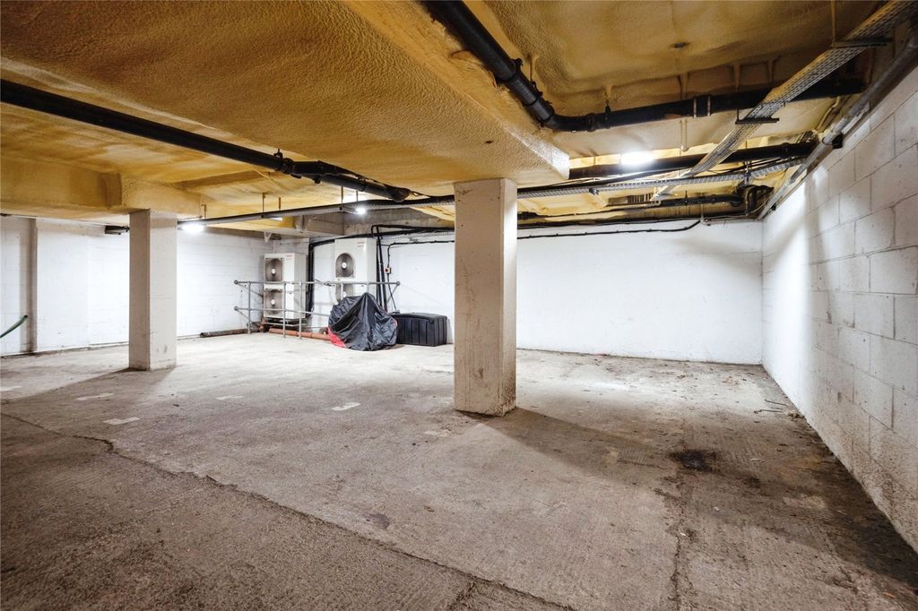 Property photo 3 of 17 Picture No. 16