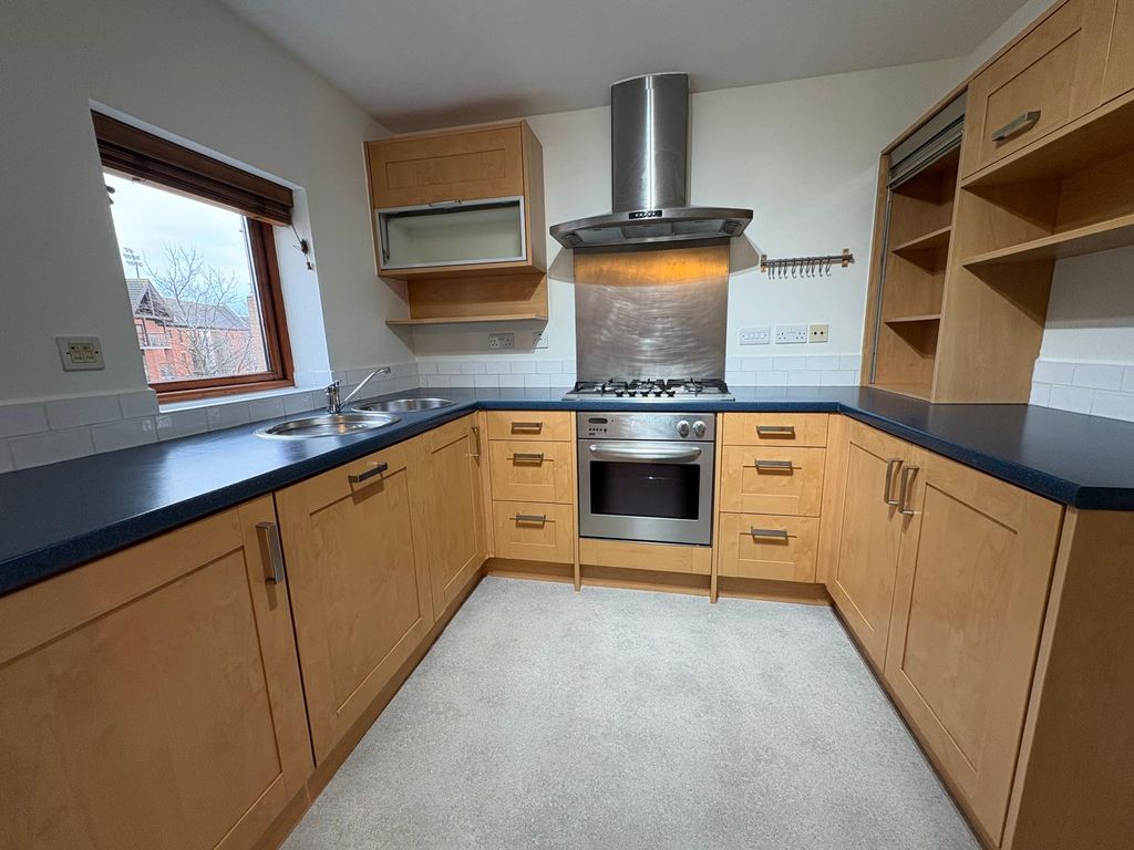 Property photo 2 of 12 Image