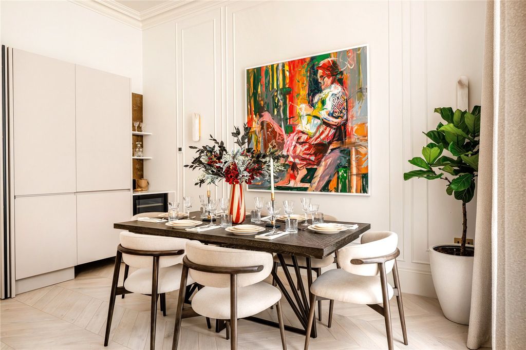 Property photo 2 of 9 Dining Room