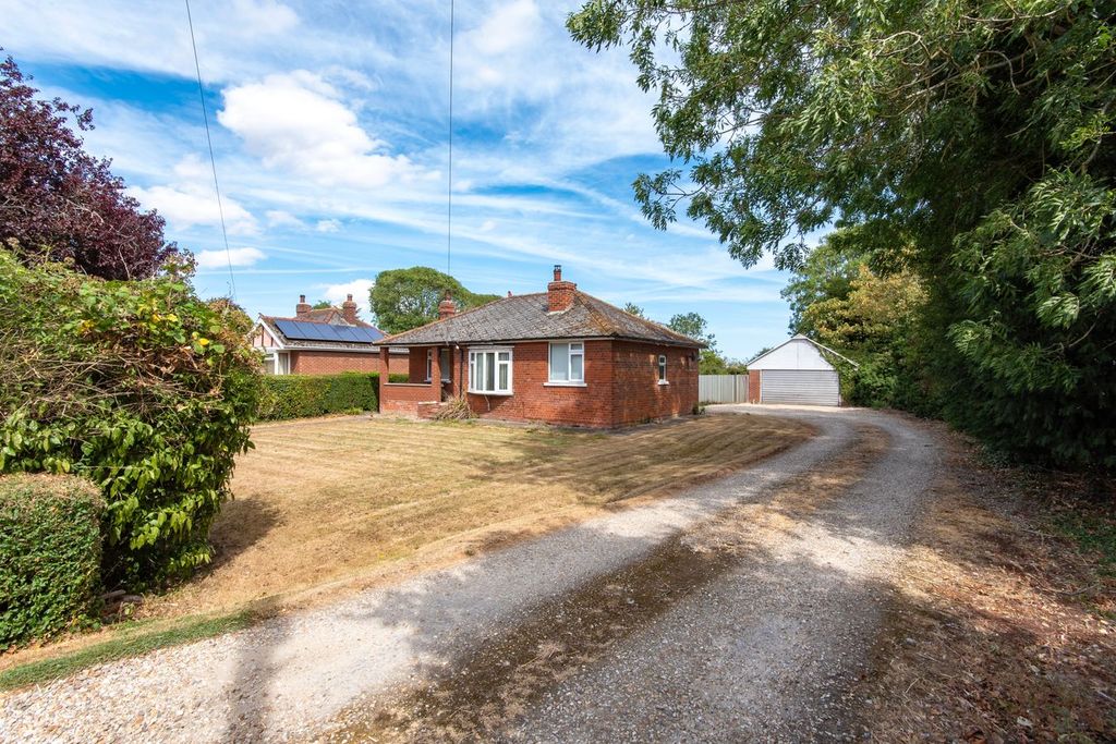 Property photo 1 of 12