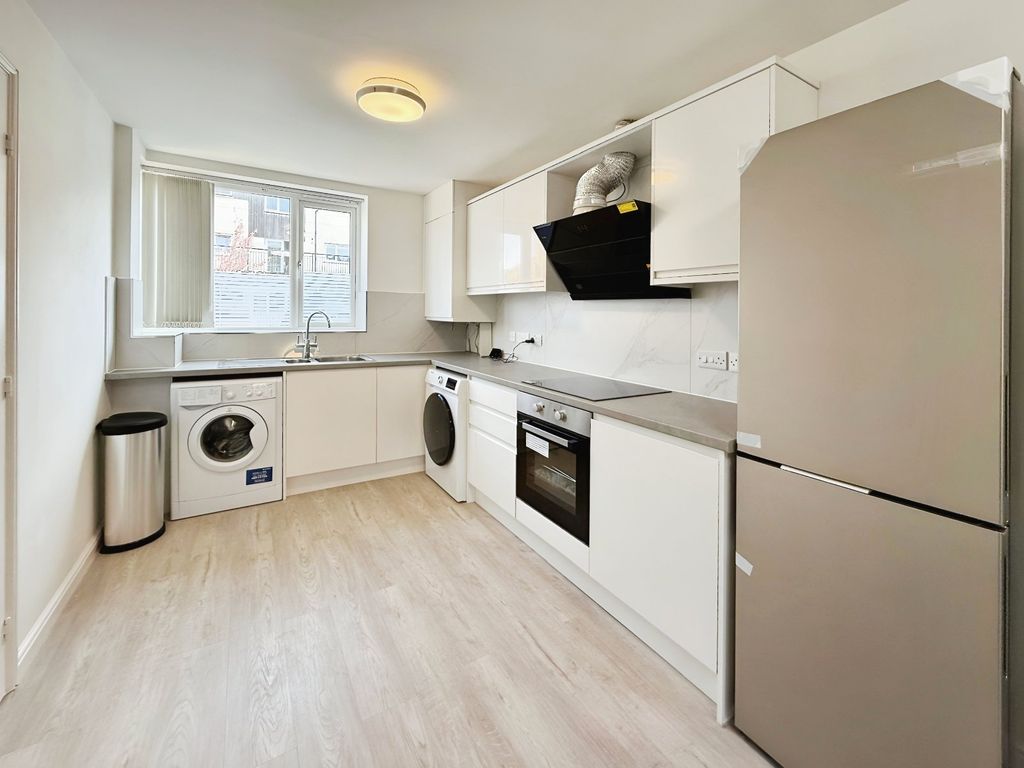 Property photo 3 of 21 Picture No. 02