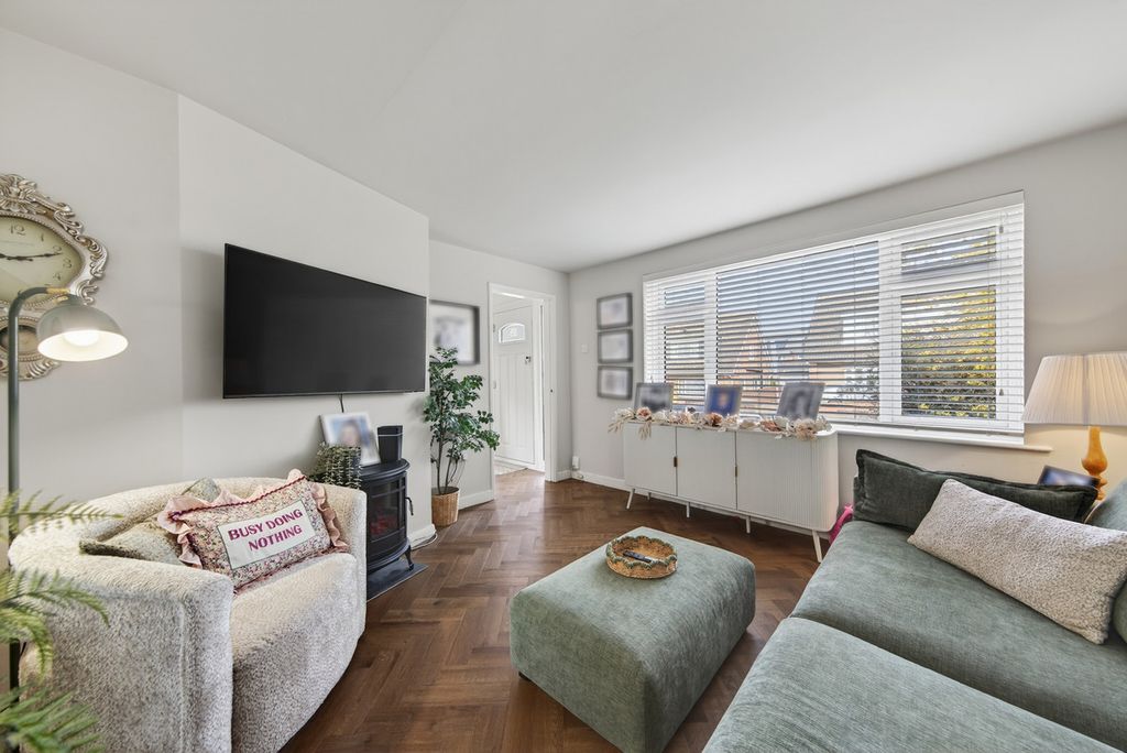 Property photo 3 of 25