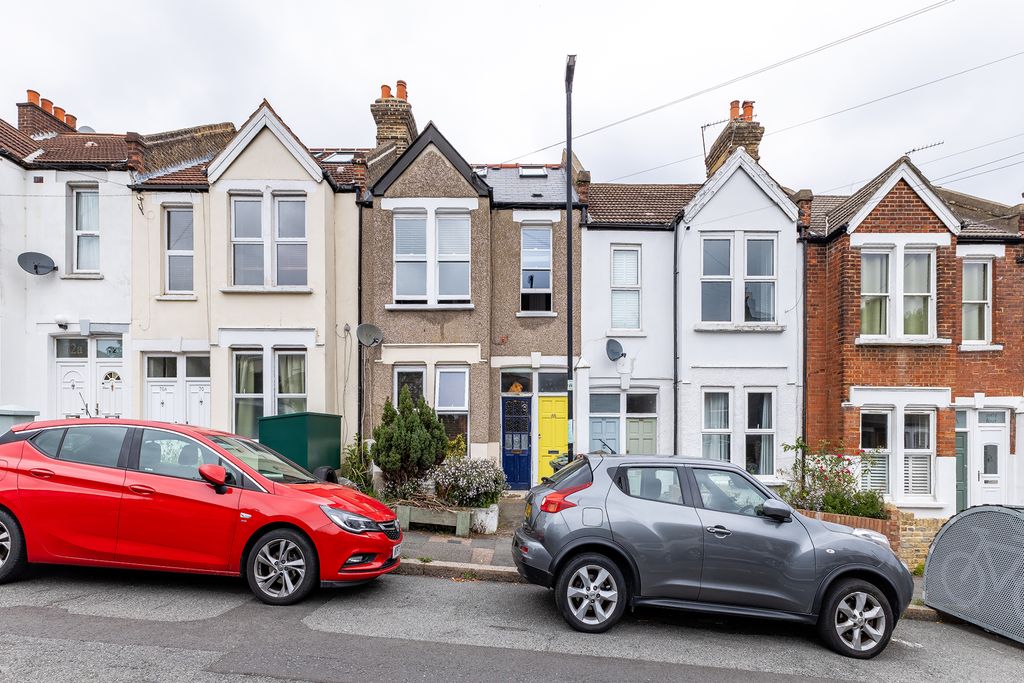 Property photo 1 of 14 Front Of Building