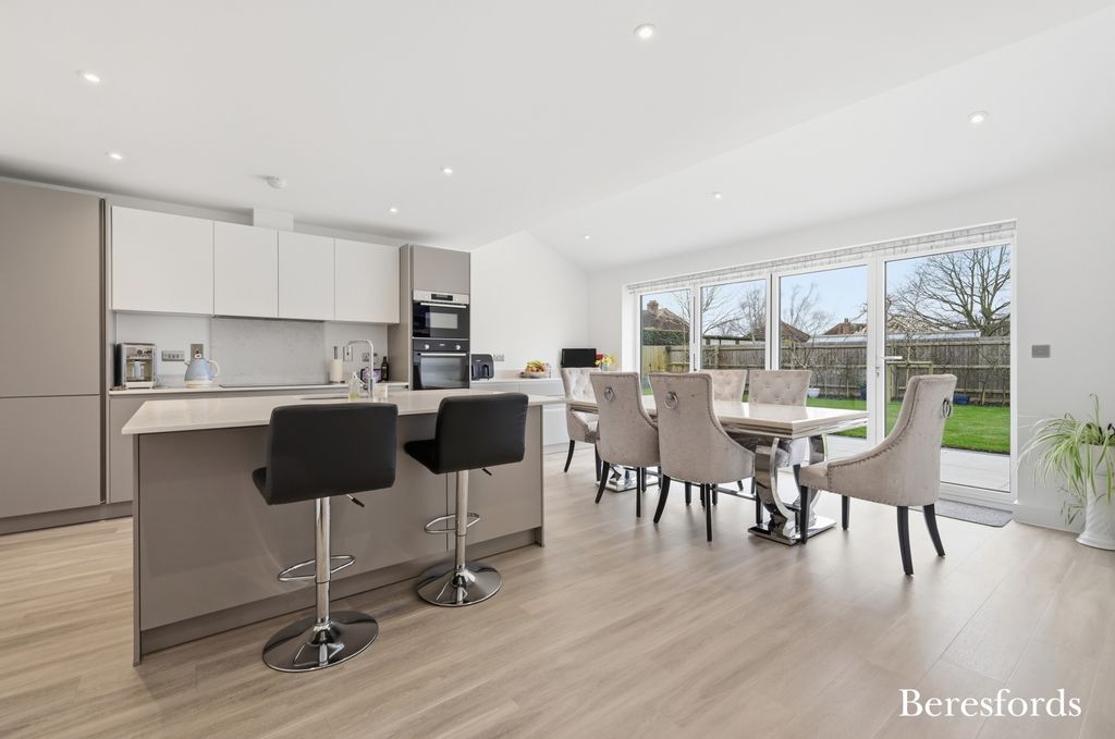 Property photo 2 of 27 Picture 2