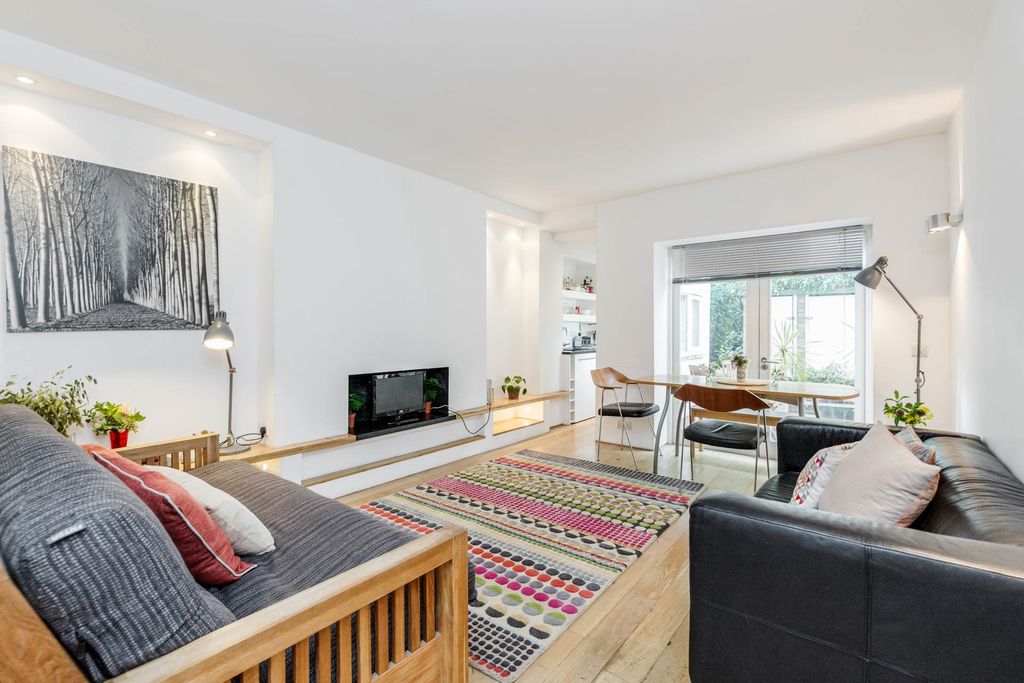 Property photo 3 of 24