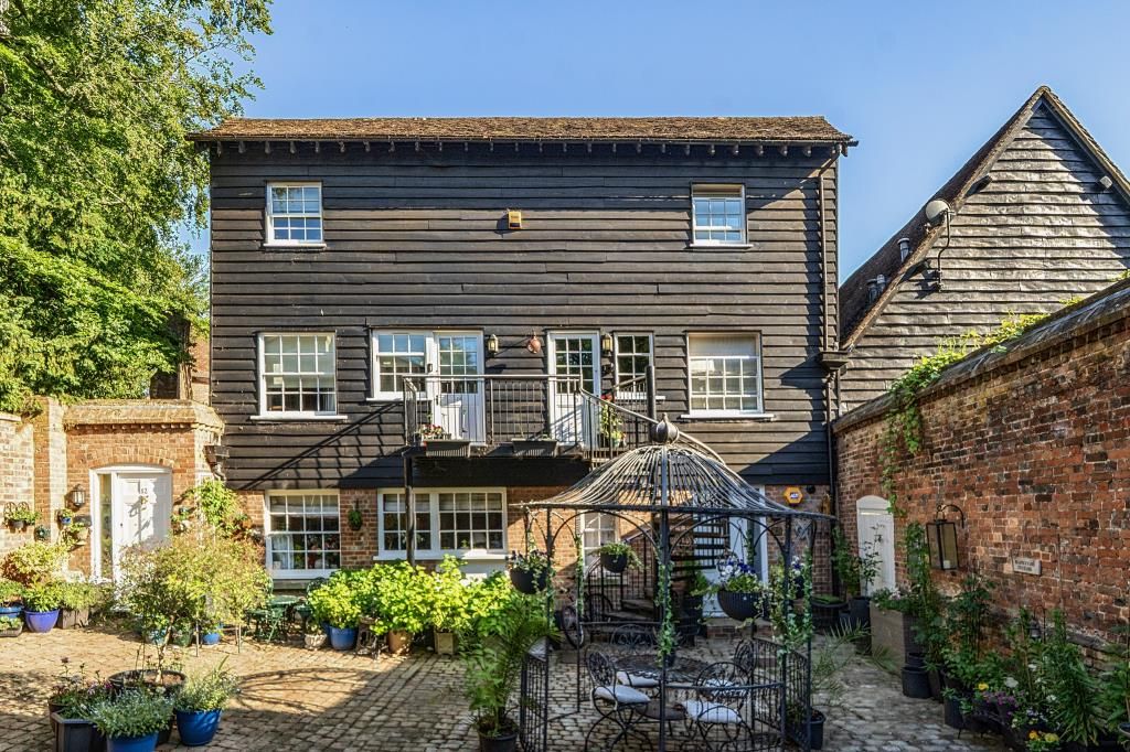 Property photo 1 of 20 External View