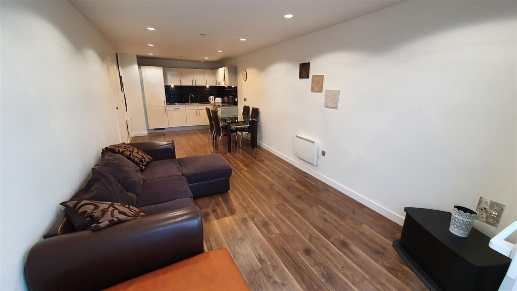 Property photo 3 of 31