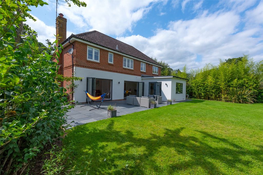 Property photo 1 of 18 Picture No. 05