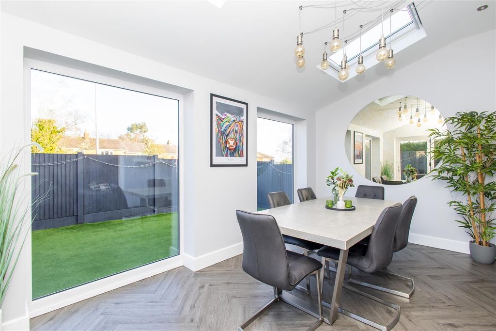 Property photo 3 of 22 Family/Dining Room