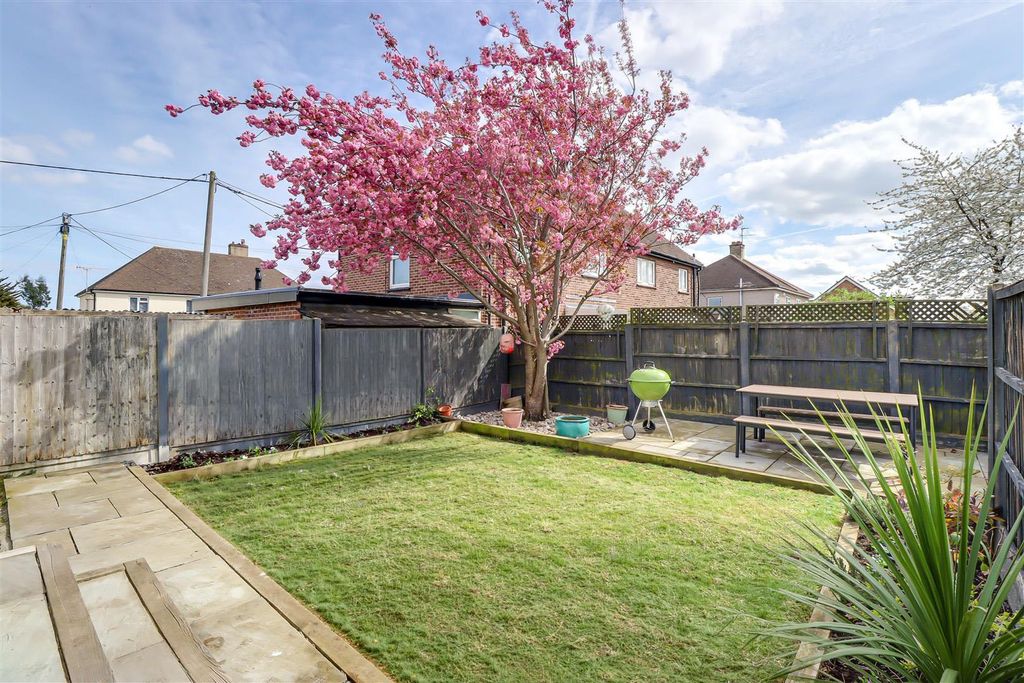 Property photo 2 of 23