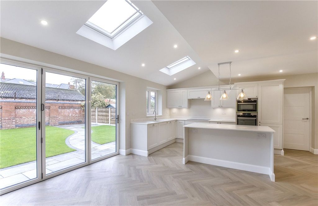 Property photo 3 of 18 Picture No. 11