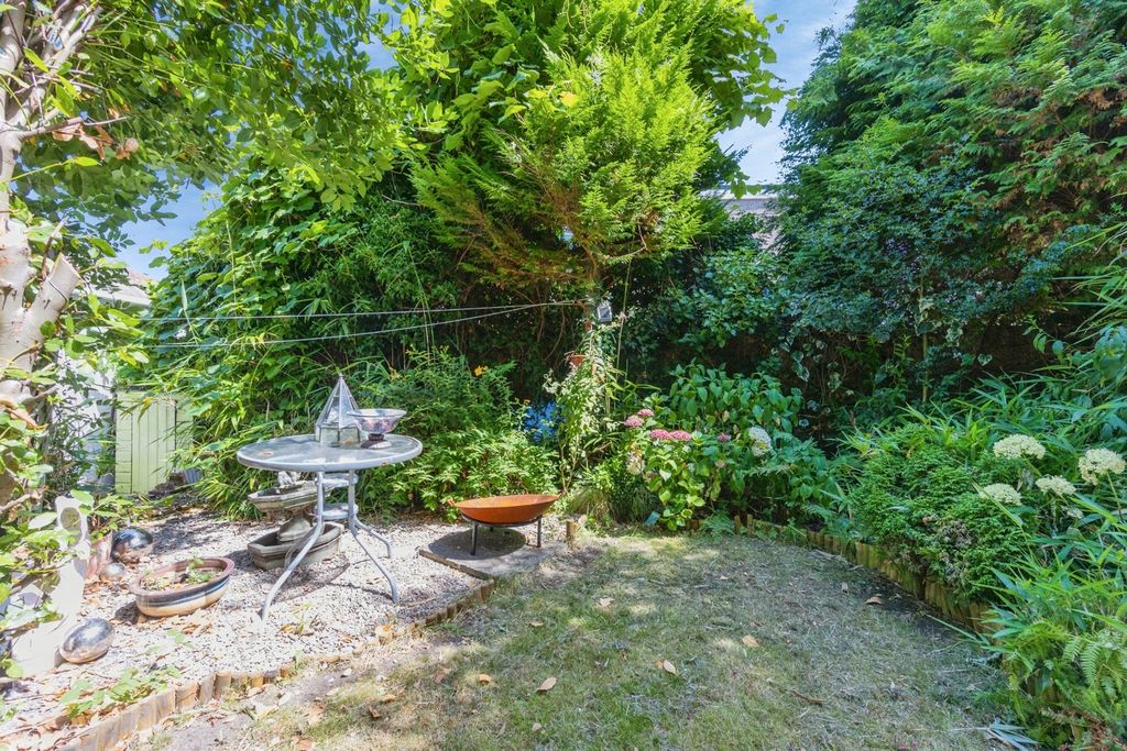 Property photo 2 of 16 Pbox-Img.Jpg
