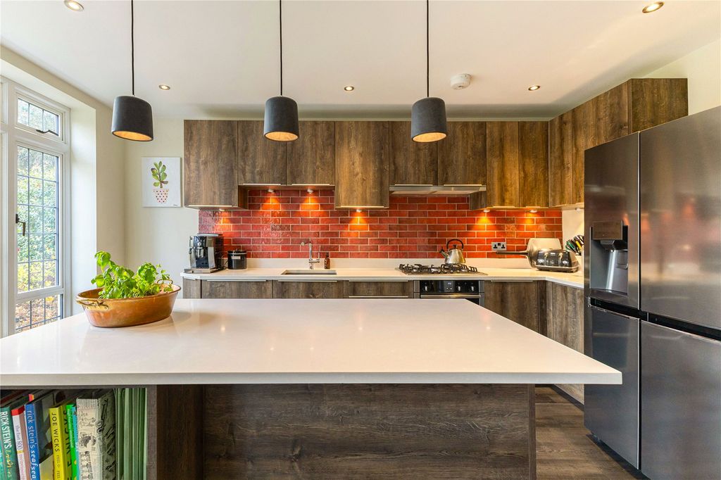 Property photo 2 of 22 Picture No. 61