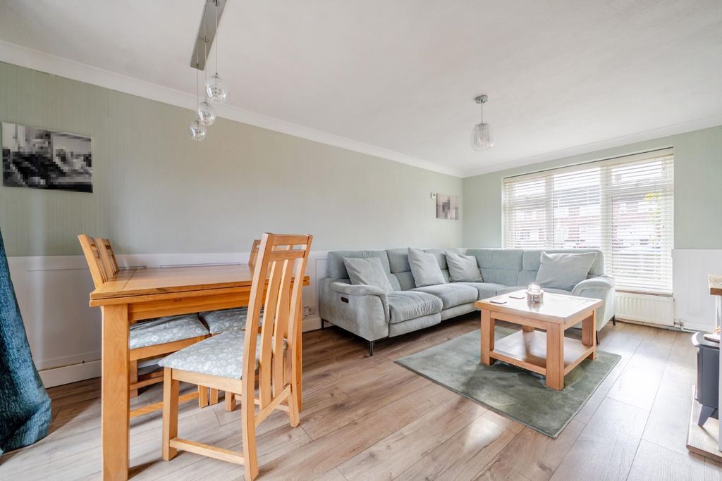 Property photo 3 of 22 1396084-8-695d0555B2B04.Jpg