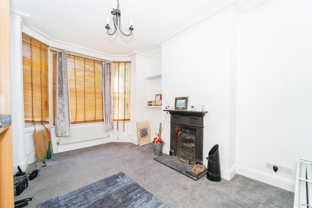 Property photo 3 of 17