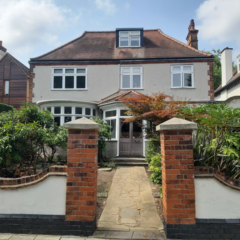 Property photo 1 of 9