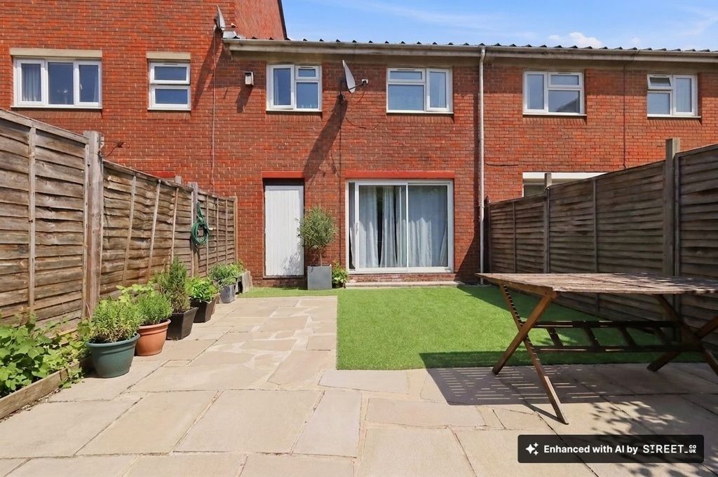 Property photo 3 of 10