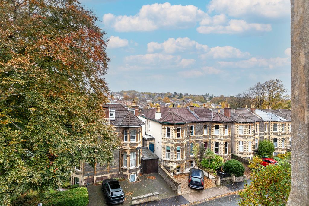 Property photo 2 of 11 Photo 15