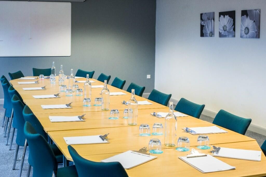 Property photo 1 of 17 Meeting Room