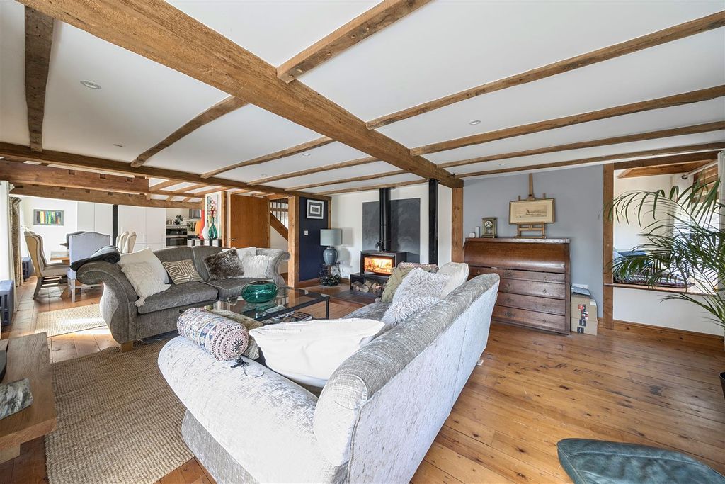 Property photo 2 of 24 Sitting Room